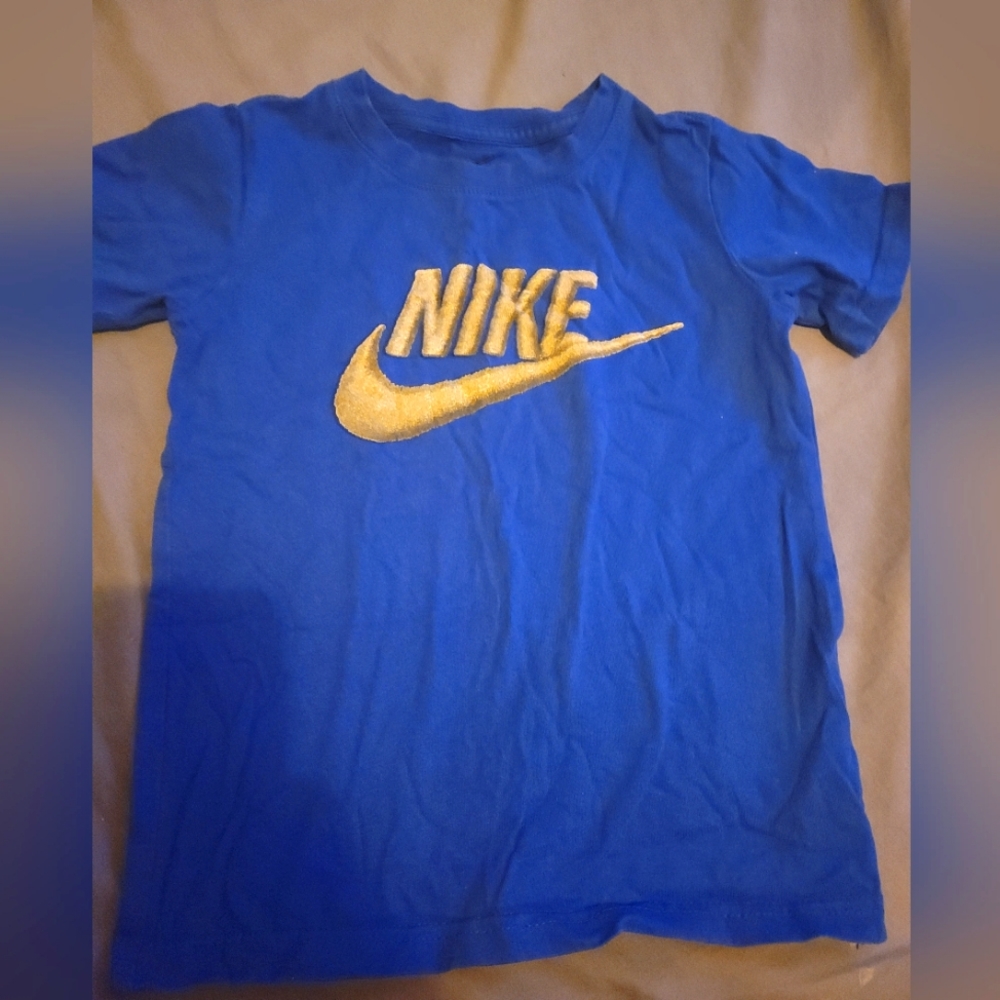 Nike T-shirt